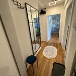 Moderne Mit 2 Balkonen, Self Check-in, Parking Апартаменти *