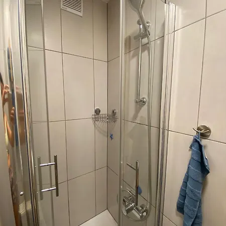 Moderne Mit 2 Balkonen, Self Check-in, Parking Appartement Graz