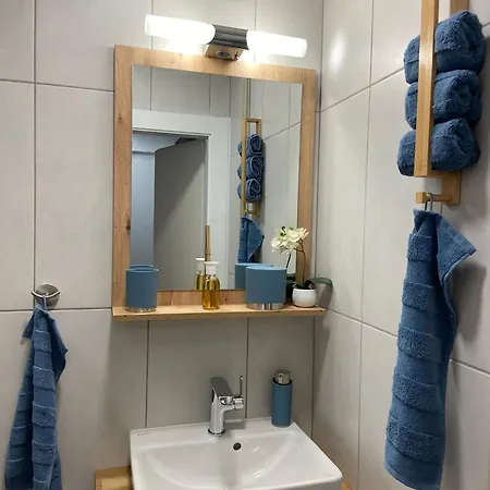 Moderne Mit 2 Balkonen, Self Check-in Graz