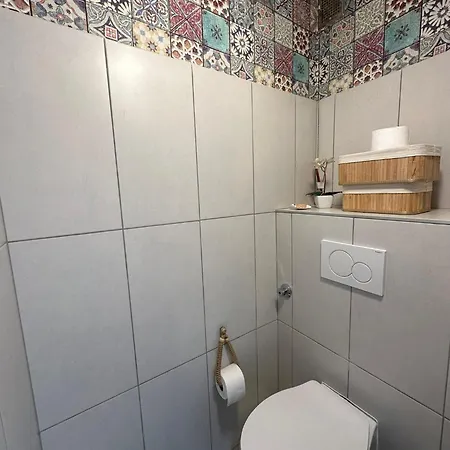 Moderne Mit 2 Balkonen, Self Check-in, Parking Lägenhet *