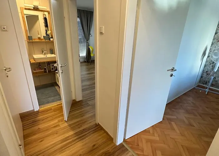 Moderne Mit 2 Balkonen, Self Check-in, Parking * Graz